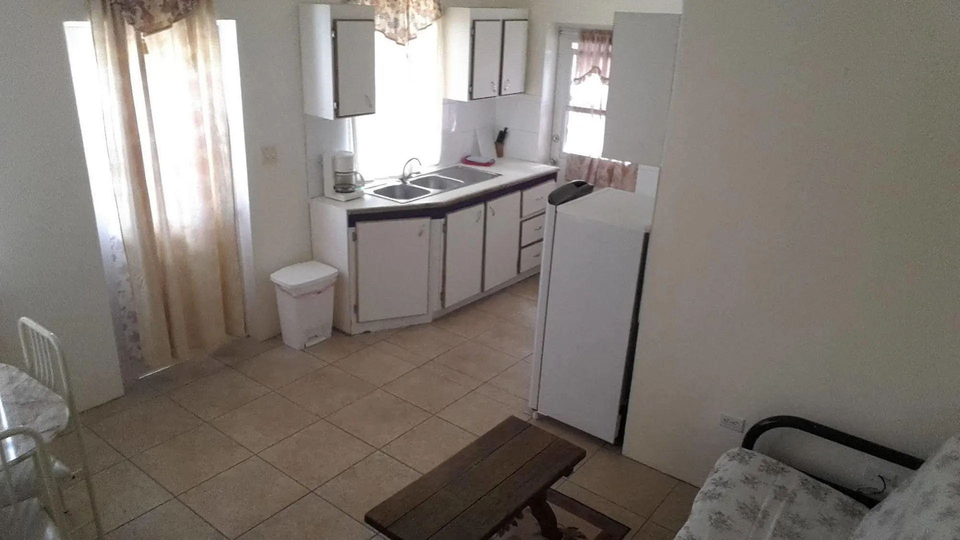 Paula'S Country Inn Sint Maarten