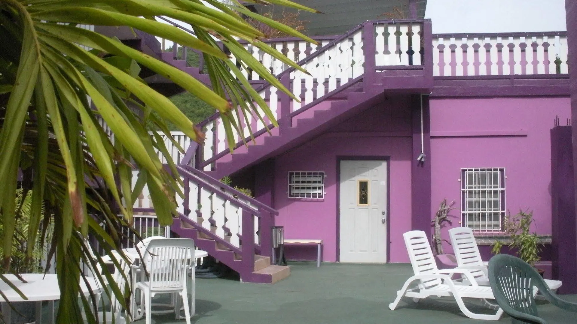 Paula'S Country Inn Sint Maarten Hotel